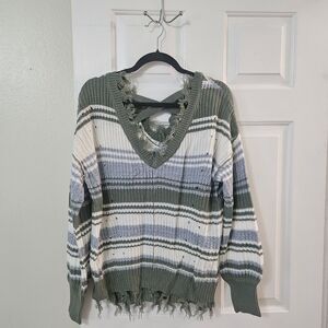 Rue21 Distressed V-Neck Sweater in Green and White